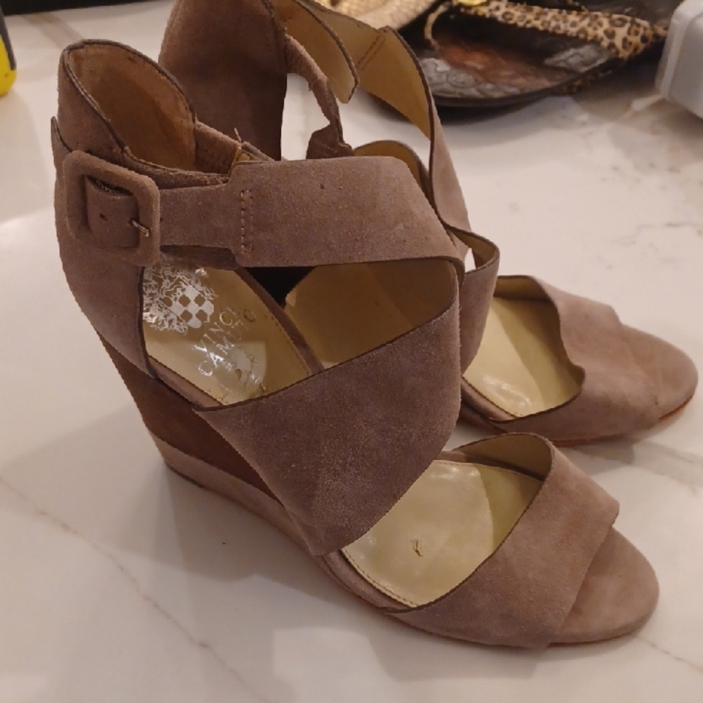 Vince Camuto Milena Tan & Brown Wedge Faux Suede Criss Cross Wedge Sandals Sz 10 - Picture 5 of 15